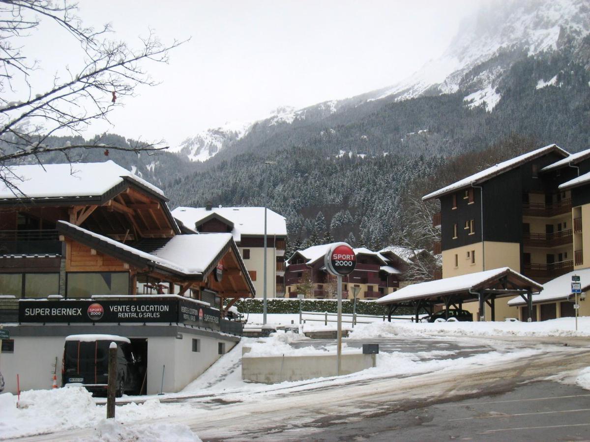 Appartement Au Pied Des Pistes, Avec Vue Sur La Montagne Bernex Exterior photo